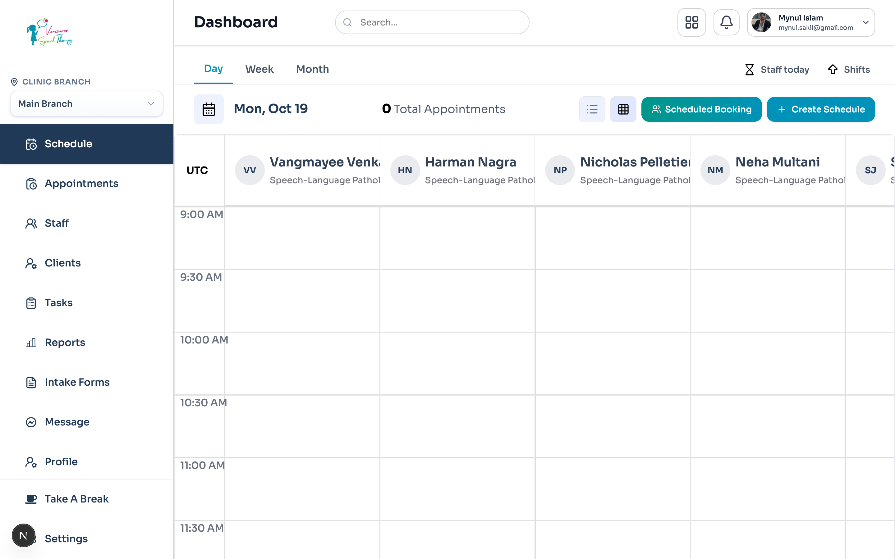 Emmai clinic calendar showing practitioner columns, schedule controls, and view toggles.